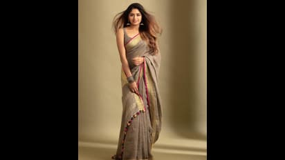 ஹாட் குயினாக மாறிய அதிதி ஷங்கர்! செம பிட் உடையில் விழி பிதுங்கி நிற்கும் அழகு.. வேறலெவல் ஹாட் போட்டோஸ்