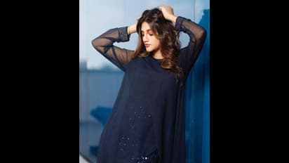 ইশান হওয়ার পর কি পাল্টে যাচ্ছে লুক, নুসরতের নয়া ছবিতে তোলপাড় নেটপাড়া