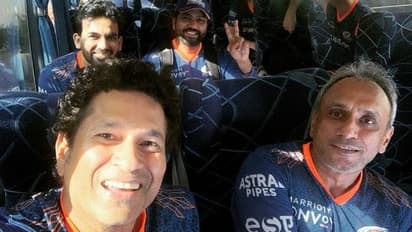 രണ്ടുവർഷത്തെ ഇടവേളയ്ക്ക് ശേഷം സച്ചിൻ വീണ്ടും മുംബൈ ഇന്ത്യൻസിനൊപ്പം