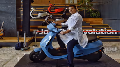 Ola Eletric की जैसे-तैसे हुई डिलीवरी, ग्राहकों के पास पहुंचते ही वापस ले जाने की मांग, देखें वजह