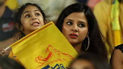 ধোনির সঙ্গে মাঠেই রোমান্স থেকে সিএসকের সাফল্য-ব্যর্থতার সঙ্গী, দেখুন আইপিএলে নানা মুডে সাক্ষী