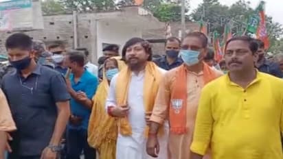 'রাজ্যের পরিস্থিতি জেনেও তৃণমূল নেত্রী চুপচাপ বসে খেলা দেখছেন', জঙ্গিপুর সফরে মমতাকে আক্রমণ নিশীথের