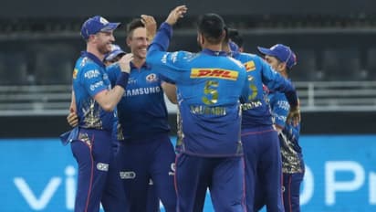 முதல் 3 ஓவரில் 3 முக்கிய விக்கெட்டை இழந்த சிஎஸ்கே..! அம்பாதி ராயுடுவுக்கு அடியை போட்டு அனுப்பிய ஆடம் மில்னே