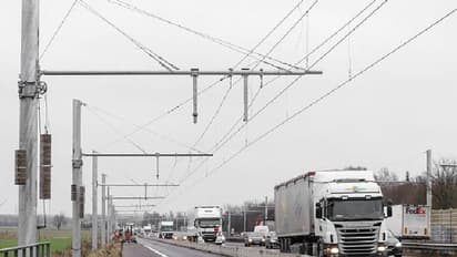 രാജ്യത്ത് ആദ്യമായി ഒരു ഇലക്ട്രിക് ഹൈവേ വരുമോ? മന്ത്രി നിതിൻ ഗഡ്​കരി നൽകുന്ന സൂചന