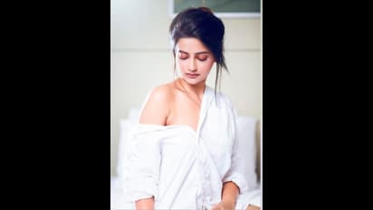 কাদম্বিনী বা বকুলকে মনে পড়ে, দেখুন তো এই হটডিভা উষশীকে চিনতে পারেন কি না