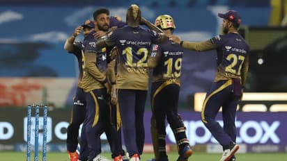 বরুণের ভেলকি ও রাসেলের মাসেলে কুপকাত আরসিবি, কেকেআরের টার্গেট মাত্র ৯৩ রান