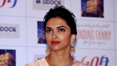 ছোট বয়সেই ভার্জিনিটি লস থেকে উদ্দাম সঙ্গম,কেমন যৌনজীবন পছন্দ করেন বলি ডিভারা