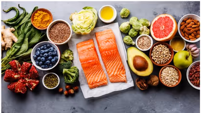 അൾഷിമേഴ്‌സ് തടയാൻ ഈ ഭക്ഷണങ്ങൾ കഴിക്കാം