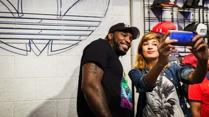 'আমার 'ব্যাট'টা খুুউব বড়, দুহাতে ধরতে হবে', মহিলা সাংবাদিককে কুপ্রস্তাব গেইলের, দেখুন