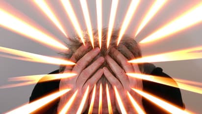 കാതില് ലക്ഷക്കണക്കിന് ചീവീടുകള് ഒന്നിച്ച് കരയുന്നു; അമേരിക്കയെ വിറപ്പിച്ച് അജ്ഞാതരോഗം പടരുന്നു