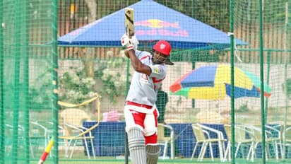 പഴയ സിംഹമായിരിക്കാം, ഗെയ്ല് റണ്ണടിച്ചേ പറ്റൂ; വിമര്ശിച്ച് ഇര്ഫാന് പത്താന്