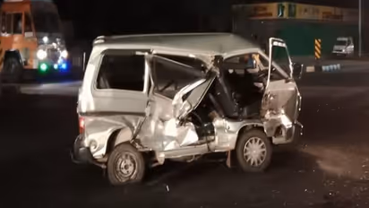 விசாரணைக் கைதியை அழைத்துச் சென்ற வேன் மீது தாக்குதல்… காவலர்கள், கைதி படுகாயம்…!