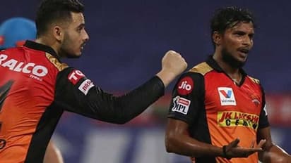 #DCvsSRH நடராஜனுக்கு கொரோனா உறுதி.. இன்றைய ஐபிஎல் போட்டி நடப்பதில் சிக்கல்? பிசிசிஐ கூறுவது என்ன?