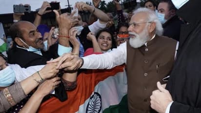 ৩ দিনের সফরে আমেরিকায় প্রধানমন্ত্রী, বিমানবন্দরের বাইরে মোদীকে ঘিরে উচ্ছ্বাস প্রবাসী ভারতীয়দের