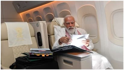 தலைவர் மோடி தாடிய ட்ரிம் பண்ணீட்டாப்ல... அந்த ரகசியம் தெரியுமா..?