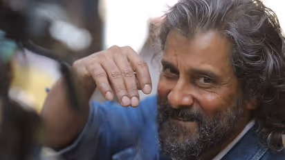 Vikram Affected corona: திரையுலகில் அடுத்த அதிர்ச்சி.. கமல் - அர்ஜுனை தொடர்ந்து நடிகர் விக்ரமுக்கு கொரோனா!