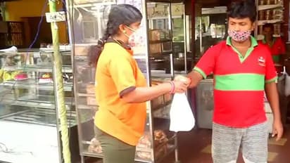 Work is Worship: कोरोना में छूटी जॉब, तो ये नर्स बेहिचक बन गई फूड डिलीवरी एजेंट; आज खुश है