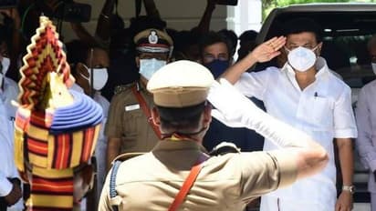 காவலர்களுக்கான முதலமைச்சர் பதக்கம் பெறுபவர்கள் யார்.? பட்டியலை வெளியிட்ட தமிழக அரசு