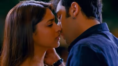 অফিসে যাওয়ার আগে স্ত্রীকে চুম্বন করুন, আপনার আয়ু বাড়বে ৫ বছর