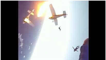 ఆకాశంలో విమానాలు ఢీ.. మంటలు అంటుకోగానే దూకేసిన ప్యాసింజర్లు.. భయానక వీడియో వైరల్..