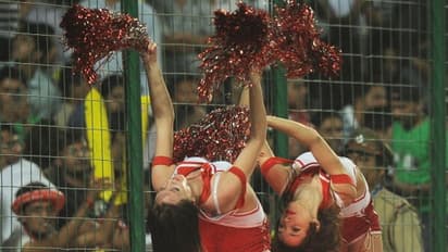 'പാട്ടും നൃത്തവും ചിയര്‍ ഗേള്‍സും വേണ്ട'; ഈ ഐപിഎല്‍ സീസണില്‍ ഇതെല്ലാം ഒഴിവാക്കണമെന്ന് സുനില്‍ ഗവാസ്‌കര്‍