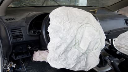 എയർബാഗ് പ്രവർത്തിച്ചില്ല, രക്ഷപ്പെട്ടത് തലനാരിഴക്ക്; കാറിന്റെ മുഴുവൻ വില തിരികെ നൽകണം, മാരുതിക്ക് തിരിച്ചടി