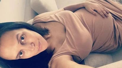 നിറവയറില് നേഹ ധൂപിയ; 'നോ മേക്കപ്പ്' ചിത്രങ്ങള് പങ്കുവച്ച് നടി