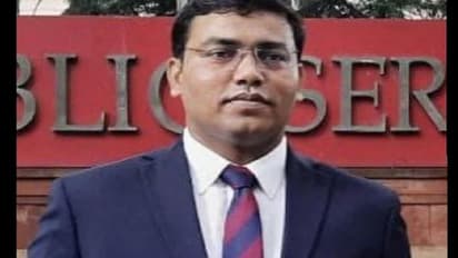 स्कूल में चाय-पकौड़े बेचने वाला लड़का बना IPS अफसर, कुछ ऐसी है अल्ताफ शेख के संघर्ष की कहानी