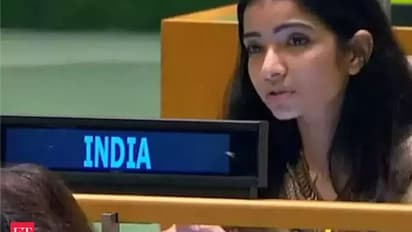 আলাপ করুন স্নেহা দুবের সঙ্গে, রাষ্ট্রসংঘে মহিলা আধিকারিক এক হাত নিলেন পাক প্রধানমন্ত্রী ইমরান খানকে