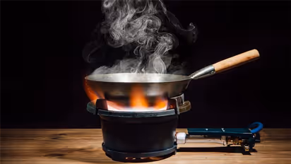 மதிய சாப்பாடு வெறும் 10 ரூபாய்… மாநில அரசின் பக்கா ஆக்ஷன்…. மக்கள் ஹேப்பி