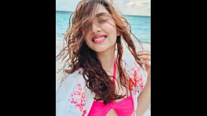 ಬ್ರೈಟ್ ಪಿಂಕ್ ಬಿಕಿನಿಯಲ್ಲಿ ಮಿಂಚಿದ ದಿಶಾ..! ಮಾಲ್ಡೀವ್ಸ್‌ನಲ್ಲಿ ಮಸ್ತಿ