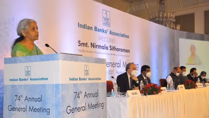 ಭಾರತದ ಆರ್ಥಿಕತೆ ಅವಶ್ಯಕತೆ ಪೂರೈಸಲು 4 ರಿಂದ 5 SBI ರೀತಿ ಬ್ಯಾಂಕ್ ಅಗತ್ಯವಿದೆ: ನಿರ್ಮಲಾ!