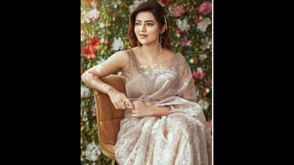 சமந்தா - நயன்தாராவின் கலவையோ... ஒவ்வொரு போஸிலும் வியக்க வைக்கும் நடிகை அதுல்யா..! கியூட் போட்டோஸ்..