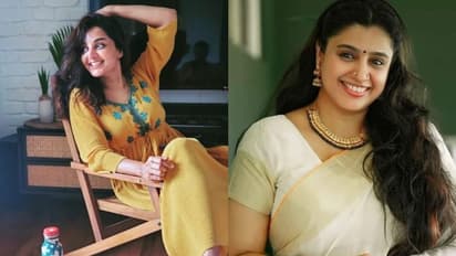 സംയുക്തയുടെ ക്യാമറ ക്ലിക്കിന് പോസ് ചെയ്ത് മഞ്ജു; ഫോട്ടോ എടുത്തയാളെ കാണണമെന്ന് ആരാധകർ