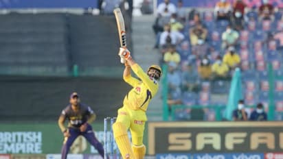 IPL 2021 நாலே பந்தில் ஆட்டத்தை திருப்பிய ஜடேஜா..! த்ரில்லான கடைசி ஓவர்.. கடைசி பந்தில் சிஎஸ்கே த்ரில் வெற்றி