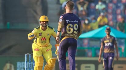 10 फोटो में देखिए CSK और KKR के मैच का रोमांच, क्यों हवा में उछलने लगे थे आंद्रे रसेल