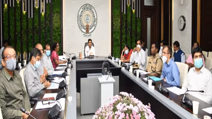 ఏపీ: రైతుల ఖాతాల్లోకి ఒకేసారి మూడు పథకాల డబ్బులు.. మీట నొక్కి విడుదల చేసిన జగన్