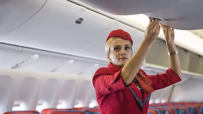 SpiceJet air hostess: ಲೇಜಿ ಲಾಡ್ ಹಾಡಿಗೆ ಡ್ಯಾನ್ಸ್ ಮಾಡಿದ ಸ್ಪೈಸ್ ಜೆಟ್ ಗಗನಸಖಿಯ ವಿಡಿಯೋ ವೈರಲ್