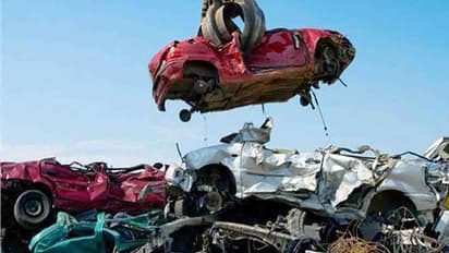 Vehicle Scrap Policy:15 ವರ್ಷಕ್ಕಿಂತ ಹಳೆ ವಾಹನ ಗುಜುರಿಗೆ; ರಸ್ತೆಗಳಿದರೂ, ಪಾರ್ಕ್ ಮಾಡಿದರೂ ದಂಡ!