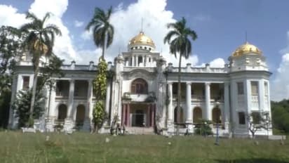 Durga Puja- সন্ধিপুজোর আগে কামান দাগা হত মহিষাদল রাজবাড়িতে
