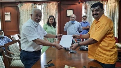 TMC: এবারও কি কংগ্রেসের ঘর ভেঙে শক্তিশালী হবে তৃণমূল, গোয়ার প্রাক্তন মুখ্যমন্ত্রীর পদত্যাগ ঘিরে জল্পনা তুঙ্গে