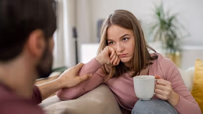 इन बातों से मिल जातें हैं संकेत की खतरे में है आपका रिलेशनशिप, समझने में अक्सर हो जाती हैं गलतियां करने देतें