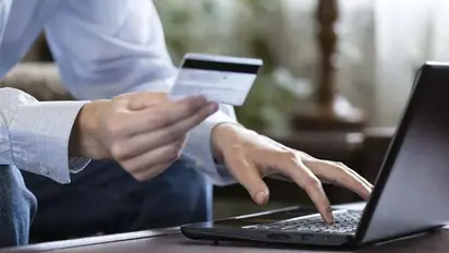 Credit Card Use: ಕ್ರೆಡಿಟ್ ಕಾರ್ಡ್ ಬಳಸೋವಾಗ ಈ 6 ಸ್ಮಾರ್ಟ್ ವಿಧಾನ ಬಳಸಿ, ಬಡ್ಡಿ ಚಿಂತೆ ಬಿಟ್ಹಾಕಿ!