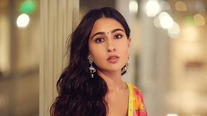 అమ్మ మీద ప్రేమ.. చీరలోనే కురిపించేసిన సారా..!