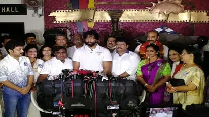 పవన్ తో ఏకీభవించను.. ఆయన ఓటు మాత్రం నాకే, చిరు కూడా.. నామినేషన్ తర్వాత విష్ణు హాట్ కామెంట్స్