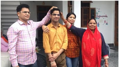 ഗോൾഡ് മെഡലോടെ ബിരുദം, ആദ്യശ്രമത്തിൽ 22ാം വയസ്സിൽ സിവിൽ സർവ്വീസ് നേടി ആദർശ്, ഈ നേട്ടത്തിന് തിളക്കമേറെ