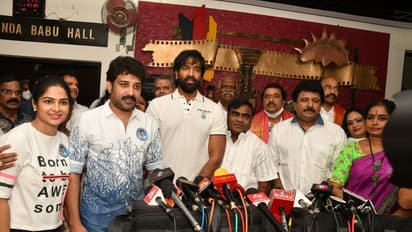 దాసరి స్థానం మోహన్‌బాబు భర్తీ చేయాలన్న నరేష్‌..తన వల్ల కాదన్నా కలెక్షన్‌ కింగ్‌.. చిరుకి చెక్ పెట్టబోతున్నారా?