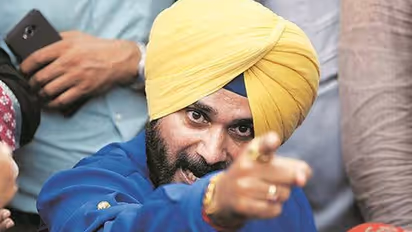 ನಿಂತಲ್ಲಿ ನಿಲ್ಲದ ಸಿಧು ಇತಿಹಾಸ, ಎಲ್ಲರ ವಿರುದ್ಧವೂ ಸದಾ ಮುನಿಸು!