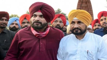 Punjab Politics-অমরিন্দর জুজুতে ভোলবদল,পঞ্জাব কংগ্রেসে ঐক্যের ছবি, এক ফ্রেমে সিধু-চান্নি