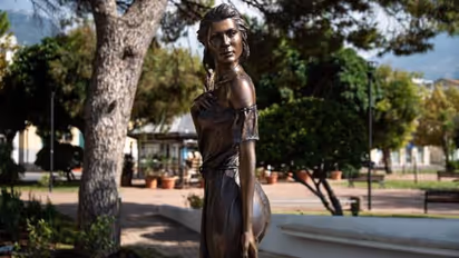 സ്ത്രീയെ വെറും ശരീരം മാത്രമായി കാണുന്നു, ഇറ്റലിയിൽ ശിൽപത്തിന് നേരെ വലിയ പ്രതിഷേധം